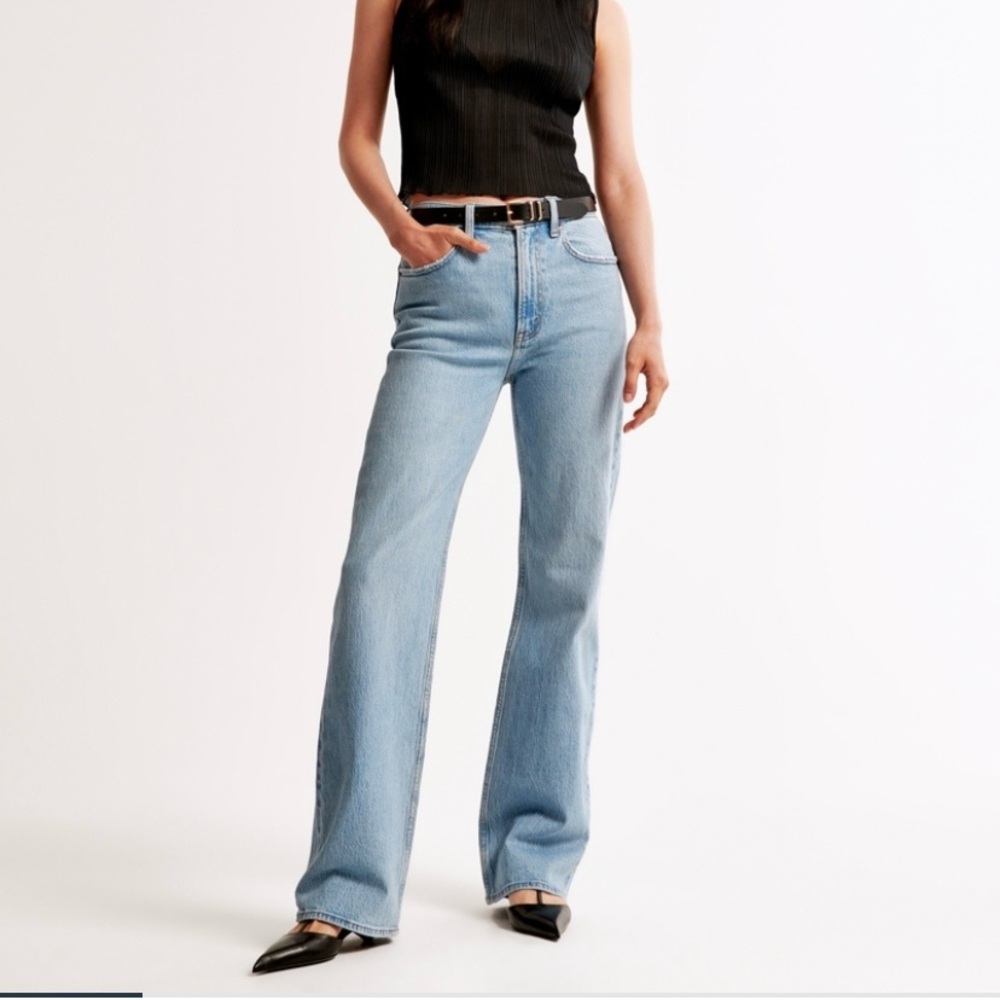 Abercrombie 90s Relaxed Light Blue High-Rise Straight Jeans
